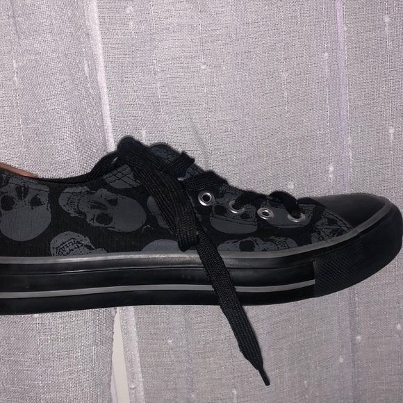Hot topic shoes - Picture 2 of 4